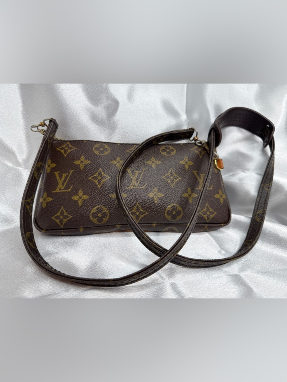 Louis Vuitton LV SAC Monogram Canvas Pouchette Crossbody w/Monogram Strap & COA